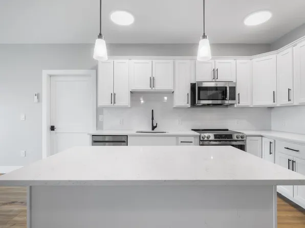 300 Harbour Close #E, New Haven, CT 06519