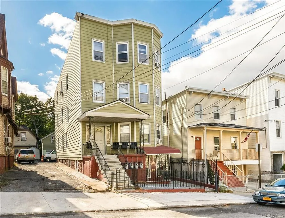 128 Oliver Avenue photo 1