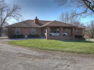 6020 NE 156th St, Smithville, MO 64089