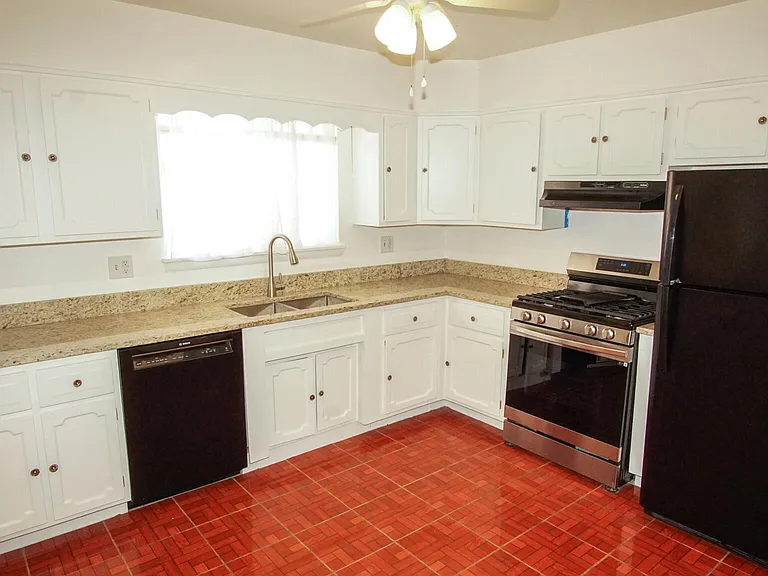 356 Coral Hills Rd — Photo 8