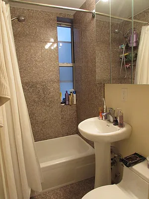 Rented by Majesty Management | media 93