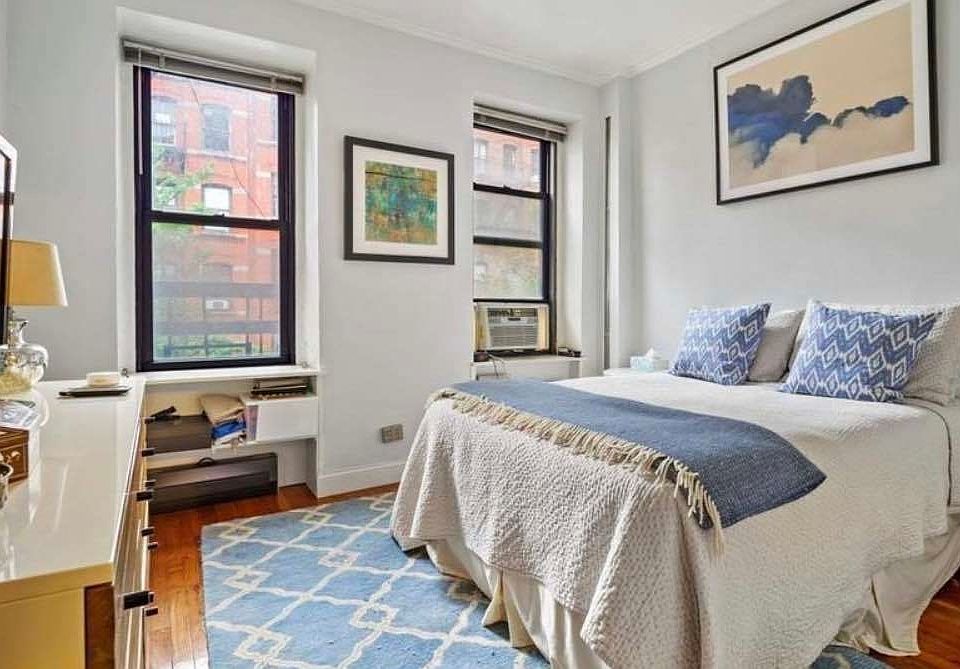 1st image of 213 E 88th St #3B
