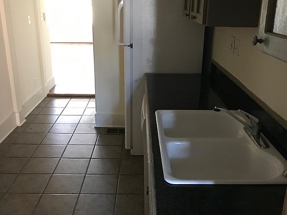 4th image of 4604 Gaston Ave