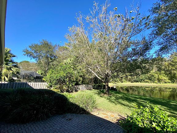 4th image of 193 Elmwood Dr
