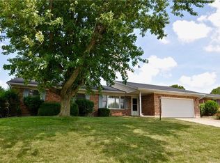 1318 Greenmoore Ct, Greenville, OH 45331