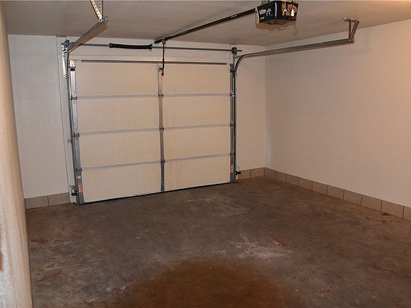 3rd image of 1002 S Haden St