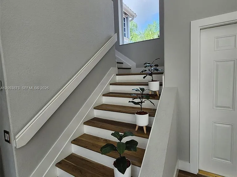594 Spinnaker — Photo 23