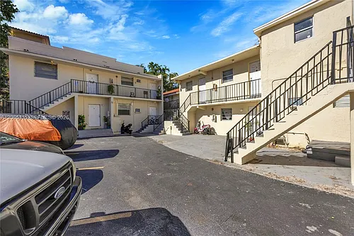 1362 SW 2nd St #7 Photo 1