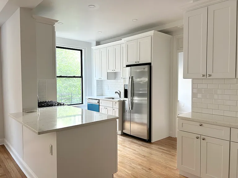 365 W End Ave #4D — Photo 8