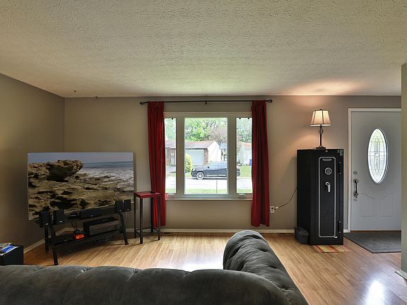 5th image of 4127 Little Pine Dr
