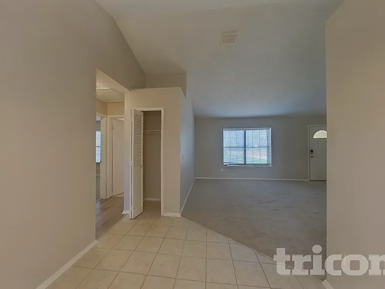 7943 Longshadow Ct — Photo 4