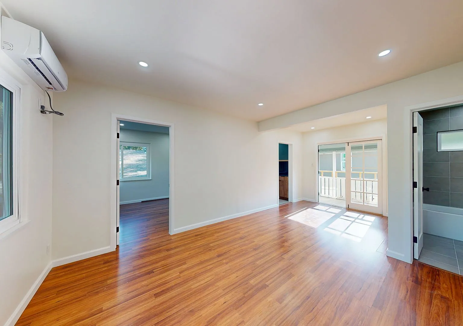 582Oak — Photo 1