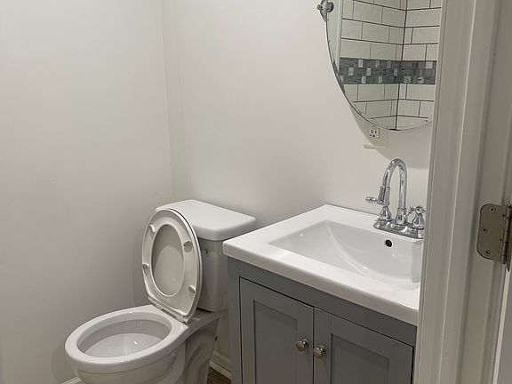 4th image of 2622 Brooklyn Ave #A