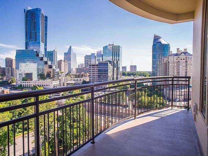 The Paramount 1Bd/1Bath
