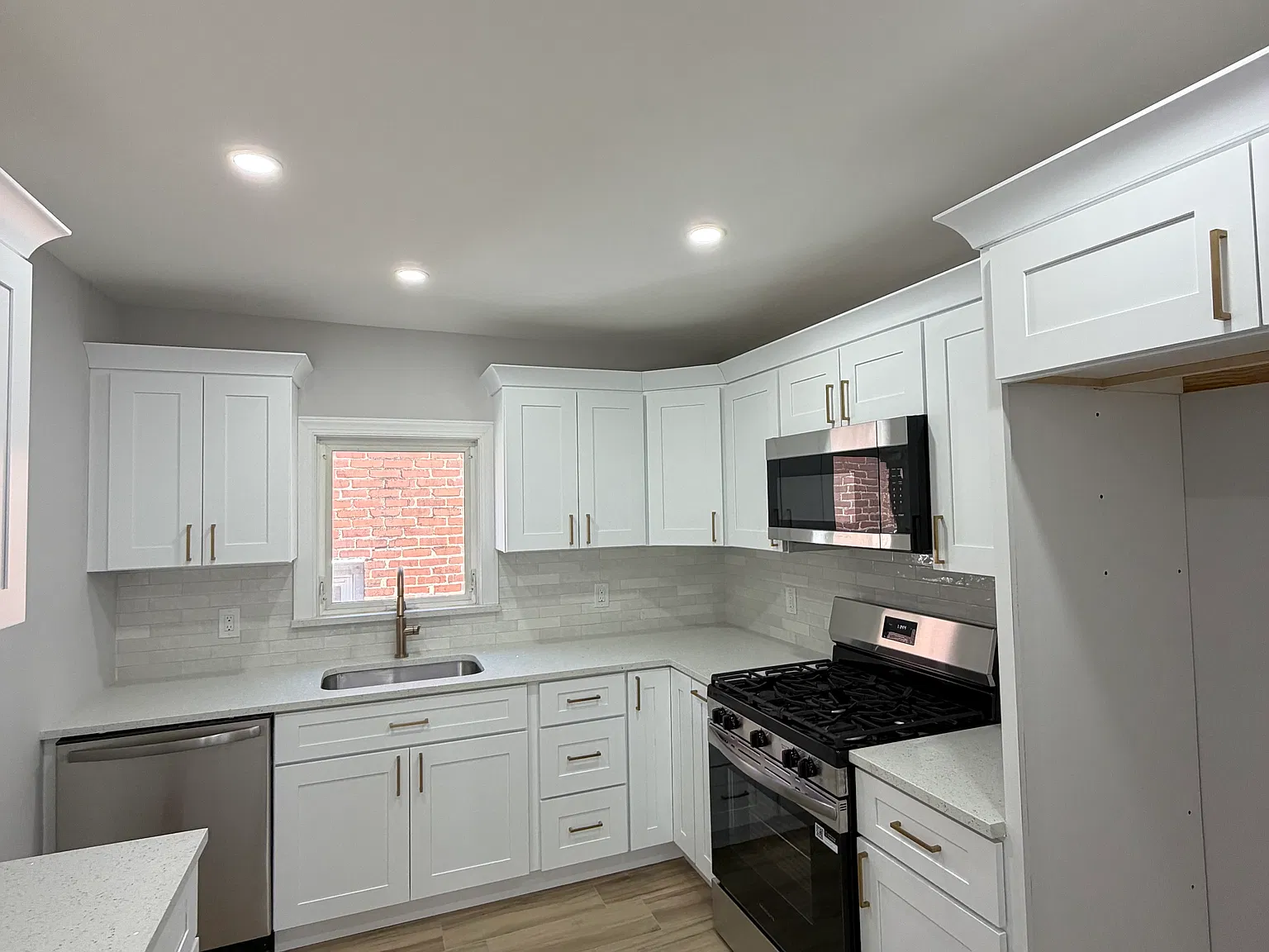 4 bed, $3,500 — Photo 2