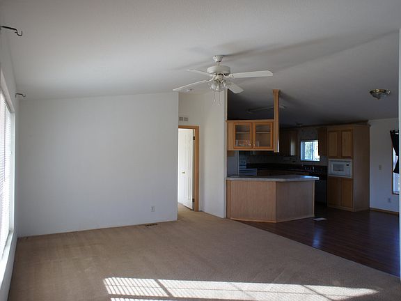 5th image of 890 W Frontier St