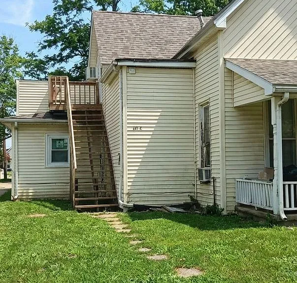607 S Green St — Photo 3