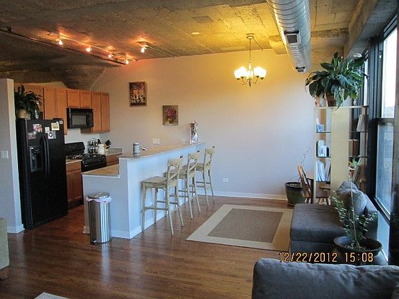 3rd image of 1151 W 14th Pl Unit 233