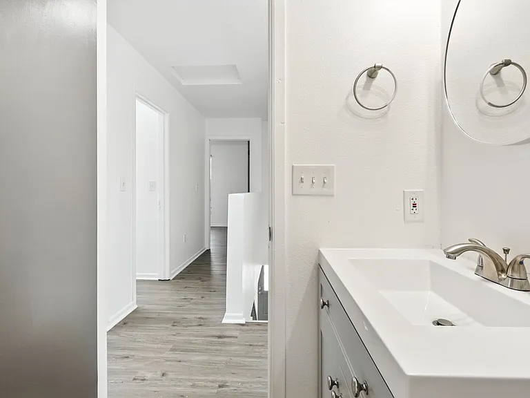 10033 N Lombard St — Photo 25