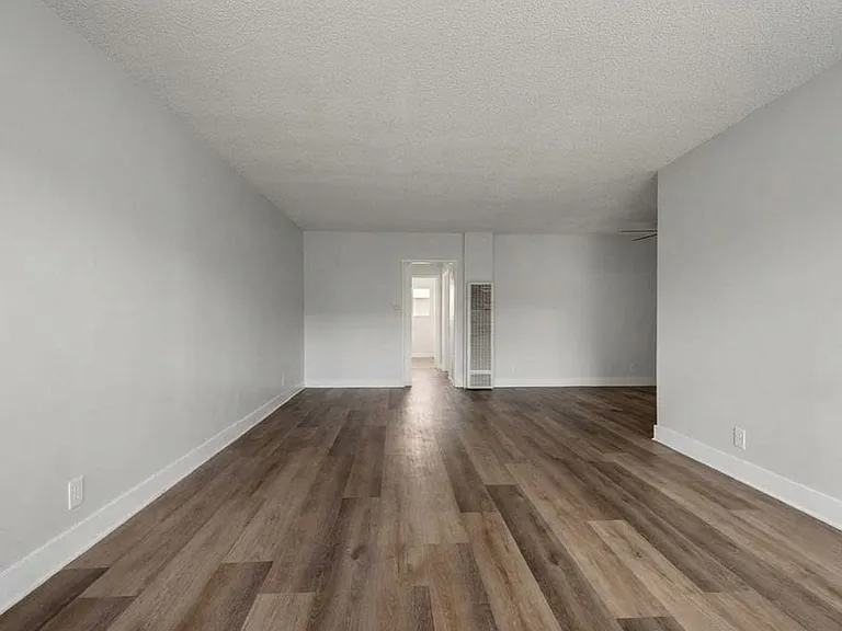 3933 Nicolet Ave #8A — Photo 2