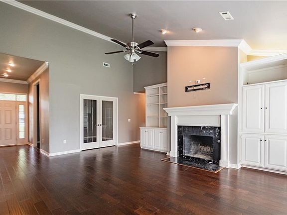 3rd image of 1618 N Arthurs Ct