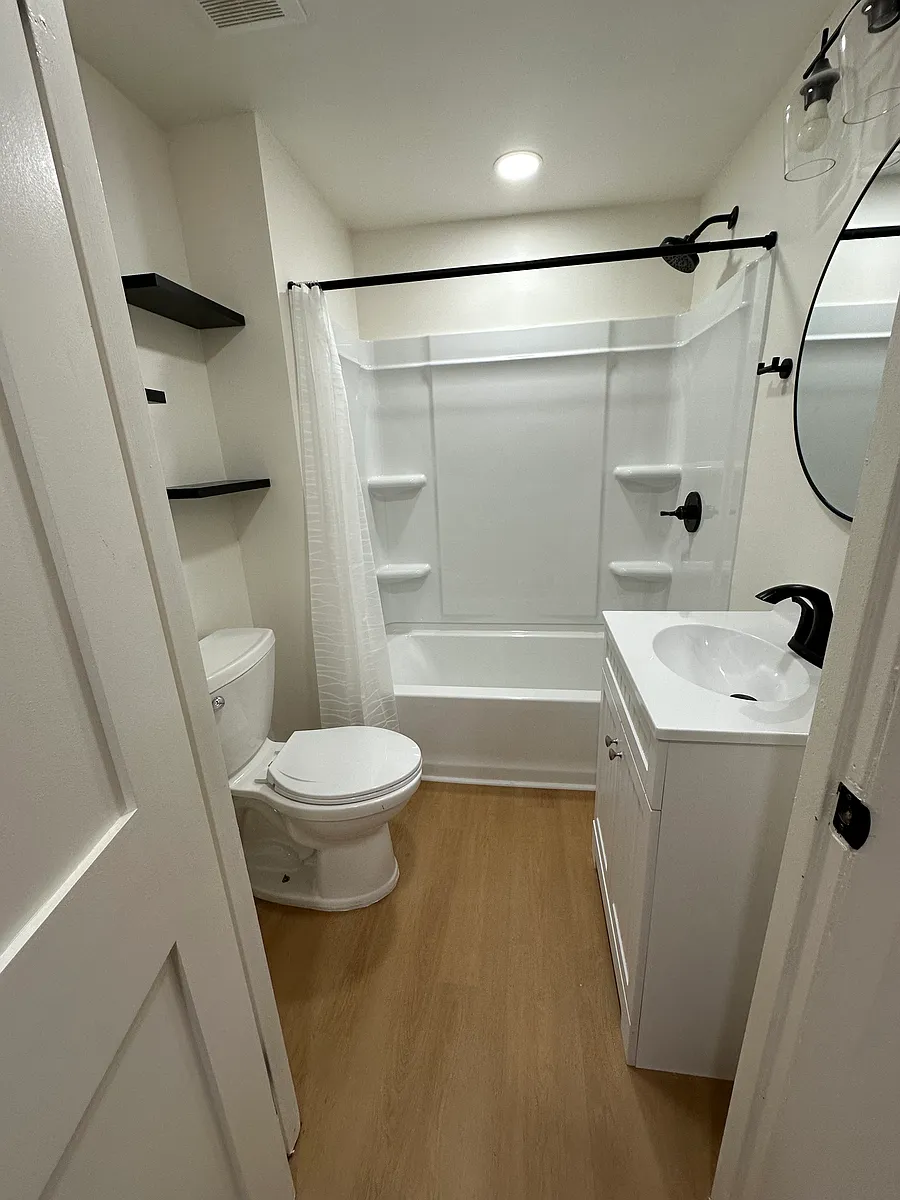 Building Photo - 663 Bernon St #2
