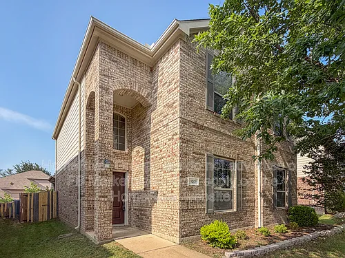 9201 Remington Dr Photo 1