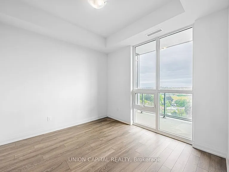 10 Meadowglen Pl #808 — Photo 4