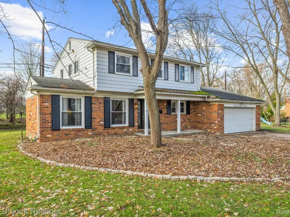 31263 Heath Ct, Beverly Hills, MI 48025