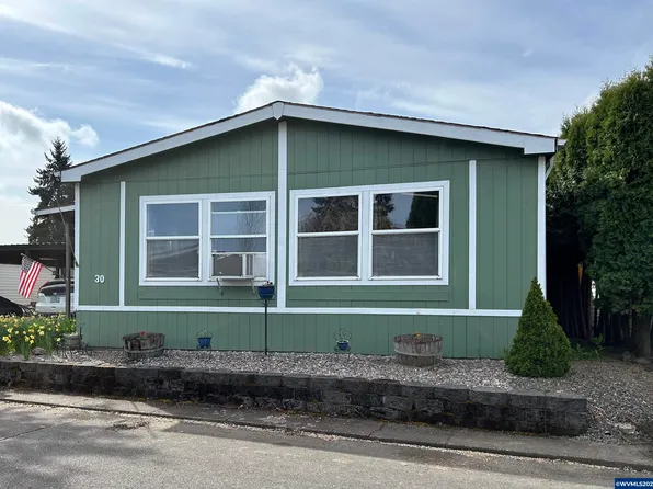 141 S 17th St Unit 30, Independence, OR 97351