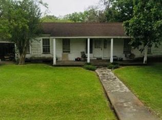 731 Gilbert St, Edna, TX 77957