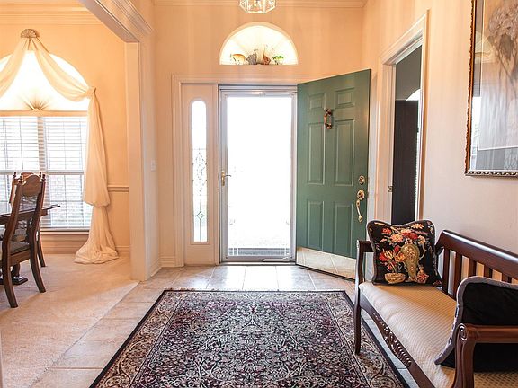2nd image of 402 Prince Charles St