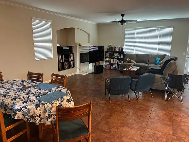 25633 Macintosh Ct — Photo 9
