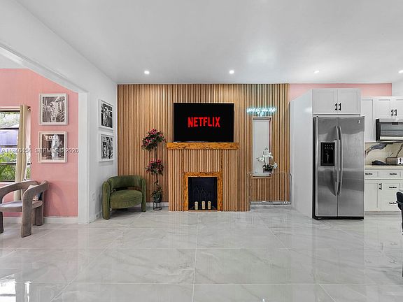 5th image of 1845 SW 9th St