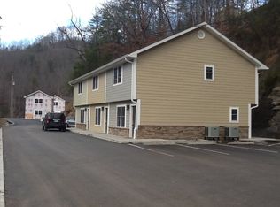 94 Commercial Dr APT 1, Hazard, KY 41701