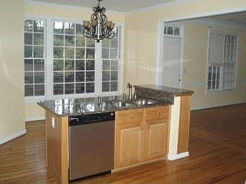 5th image of 222 Ashbourne Trl