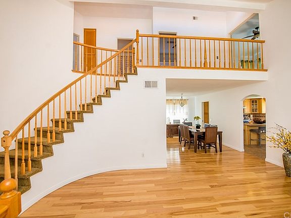 4th image of 17636 Dandelion Ln