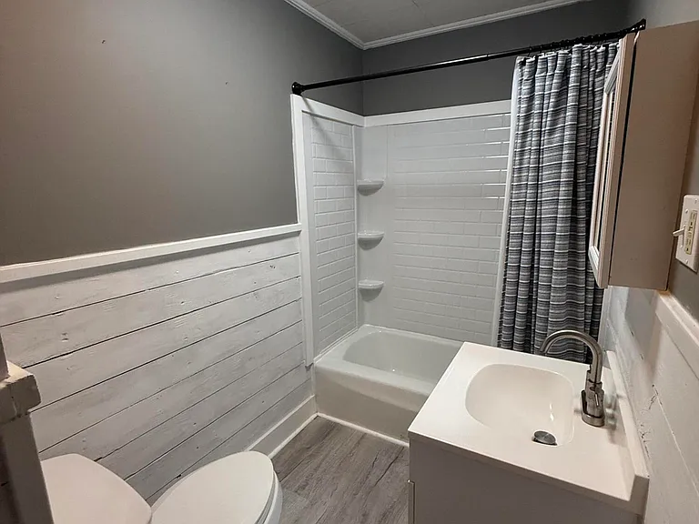 611 Everette St — Photo 18