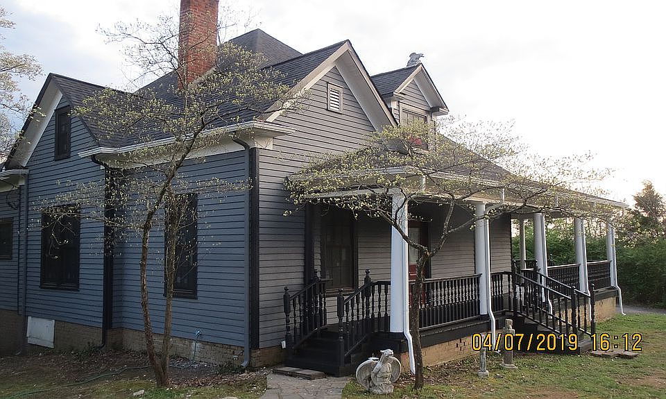 1st image of 2828 White Oak Ln