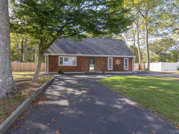 473 Sleepy Hollow Drive, Shirley, NY 11967