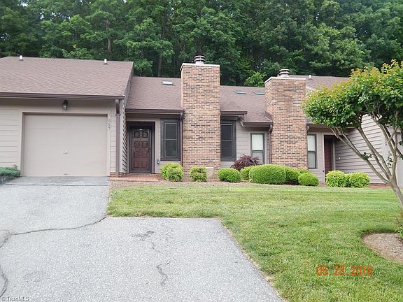 2nd image of 1557 E Ivy Trce