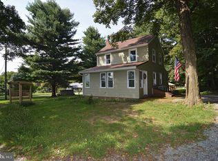 74 Round Barn Rd, Newmanstown, PA 17073