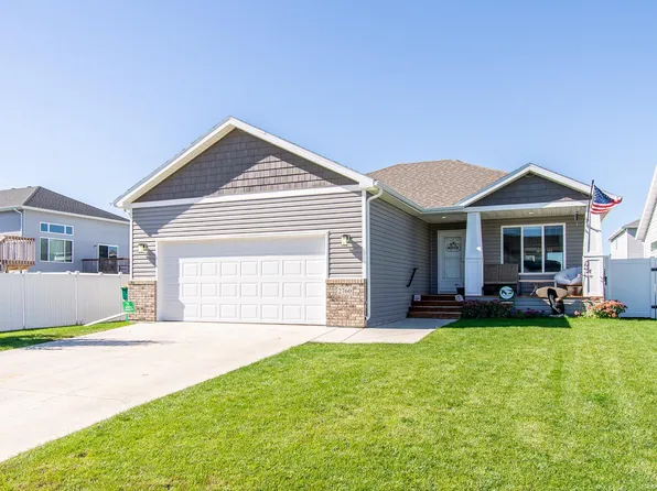2760 Westwood St W, West Fargo, ND 58078