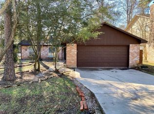 2 N Waxberry Rd, The Woodlands, TX 77381