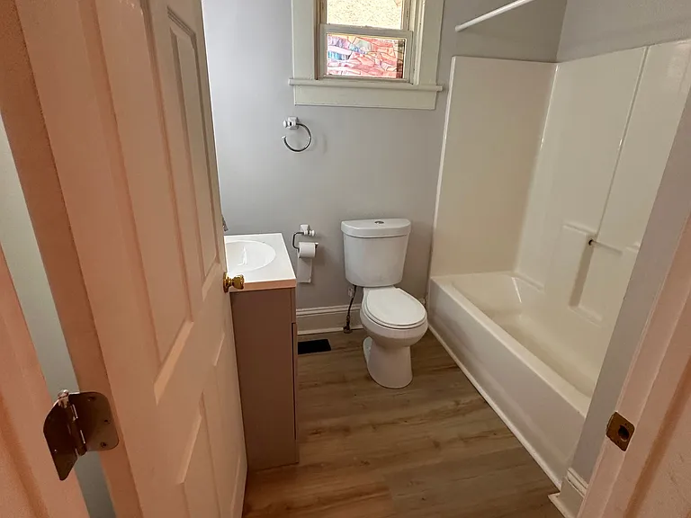 125 Lee Ave — Photo 9