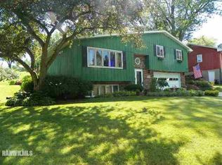 2908 Van Buren Ave, Dubuque, IA 52001