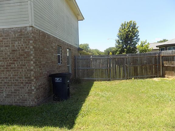 4th image of 128 N Suttonwood Dr