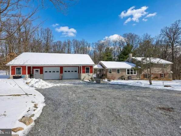 60 Peach Ln, Ronks, PA 17572