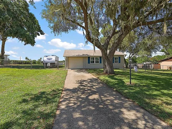 13814 Adams St, Grand Island, FL 32735