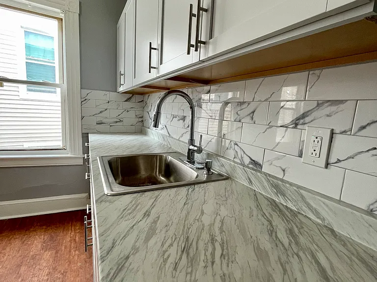115 Congress Ave #3W — Photo 2